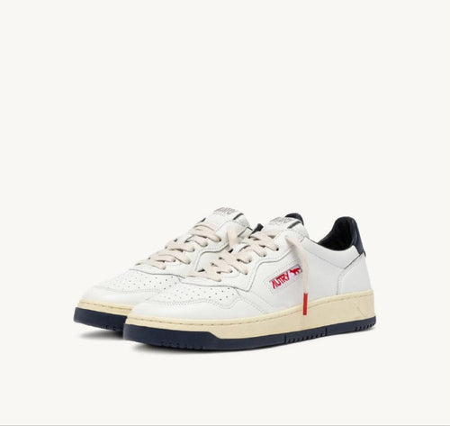 AUTRY SNEAKERS SNEAKERS MEDALIST LOW BICOLOR IN PELLE BIANCA E VAPOR