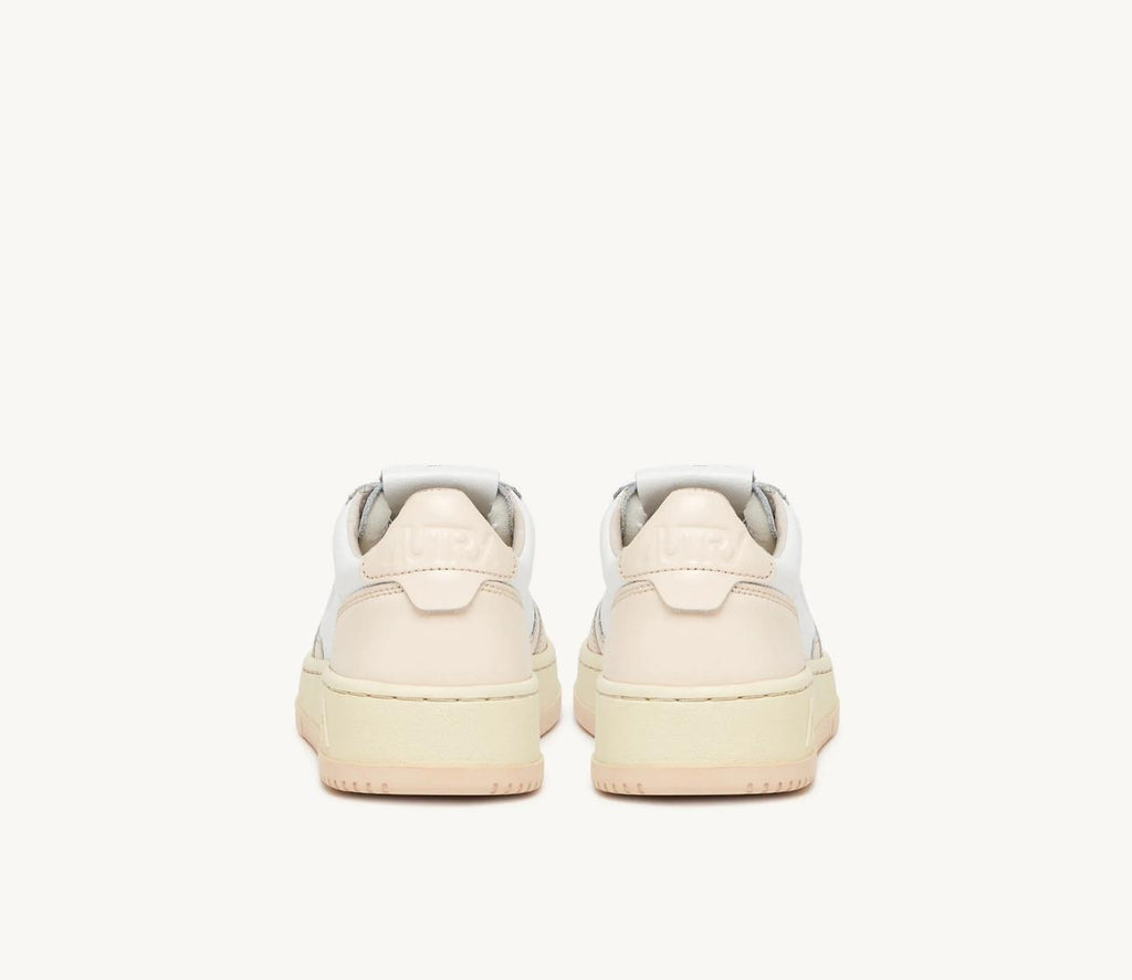 MEDALIST SNEAKERS