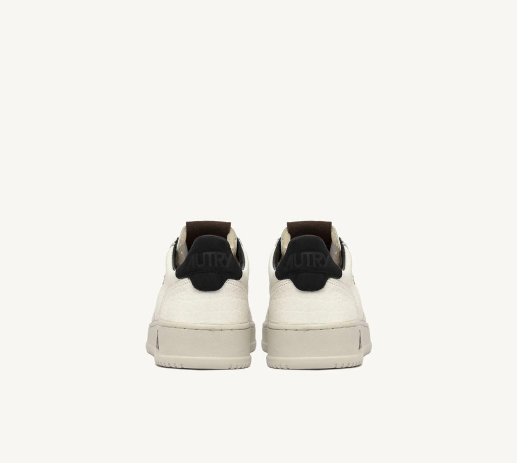MEDALIST SNEAKERS