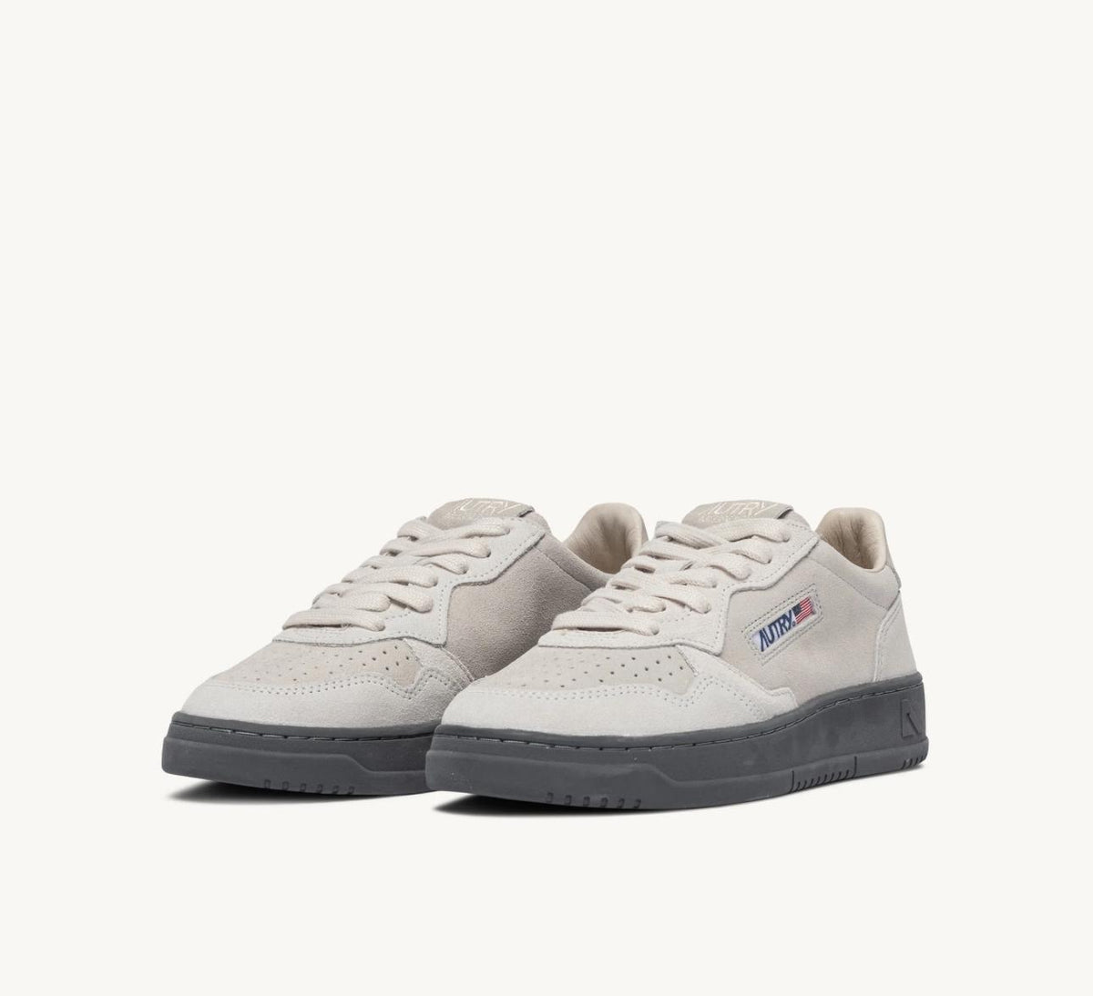 MEDALIST SNEAKERS